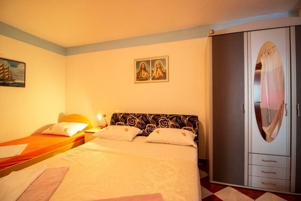 Mrkonjic Branko & Marija Apartmani Omiš Eksteriør bilde