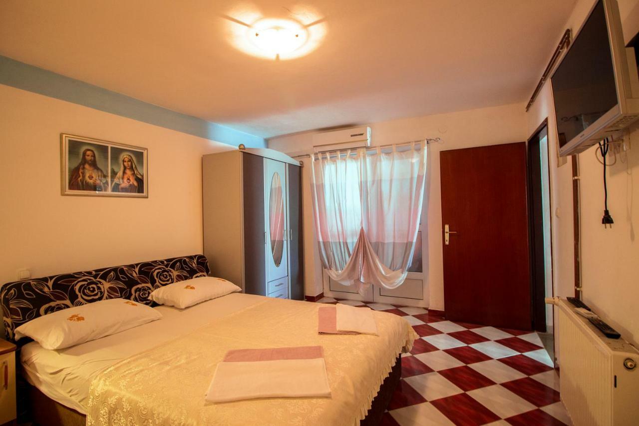 Mrkonjic Branko & Marija Apartmani Omiš Eksteriør bilde
