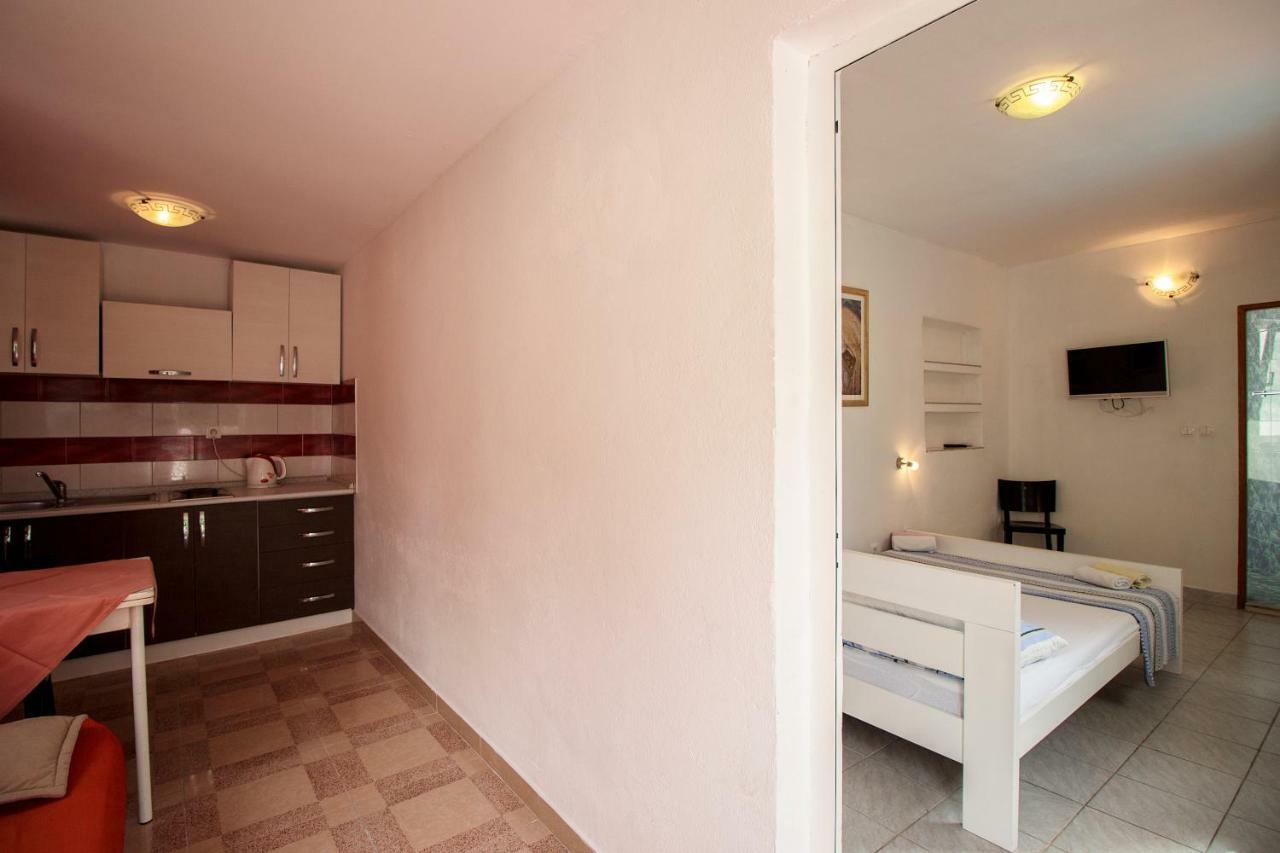 Mrkonjic Branko & Marija Apartmani Omiš Eksteriør bilde