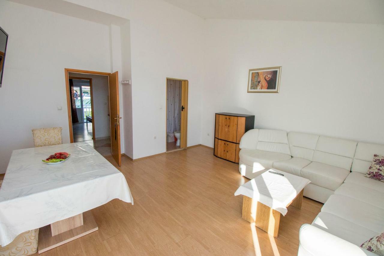 Mrkonjic Branko & Marija Apartmani Omiš Eksteriør bilde
