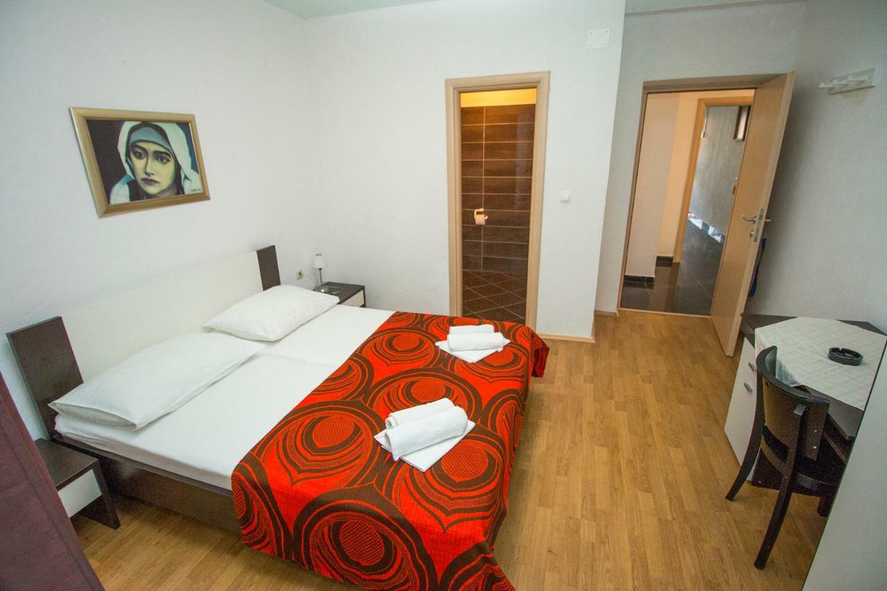 Mrkonjic Branko & Marija Apartmani Omiš Eksteriør bilde