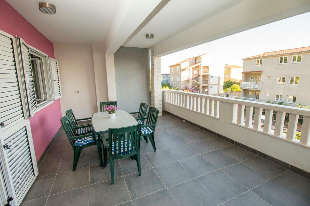 Mrkonjic Branko & Marija Apartmani Omiš Eksteriør bilde